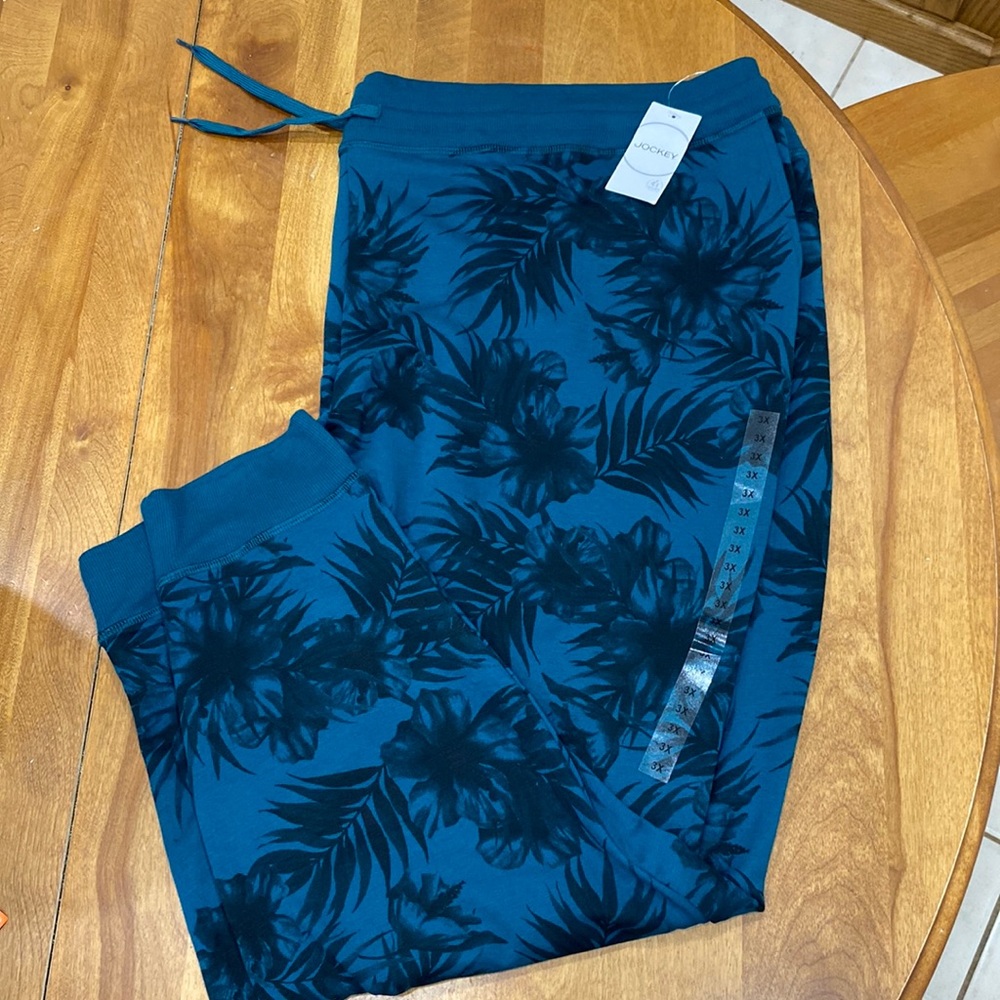 NWT.  Jockey, women’s size 3X, knit joggers.